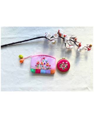 Ensemble Pochette Cosmétique Brodée & Miroir Compact – Accessoires Coréenns