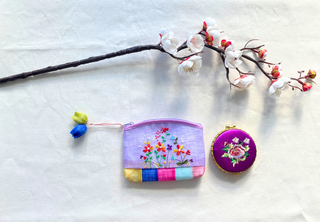 Ensemble Pochette Cosmétique Brodée & Miroir Compact – Accessoires Coréenns