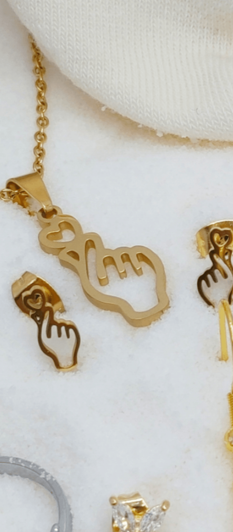 Gold necklace - La Bouclette