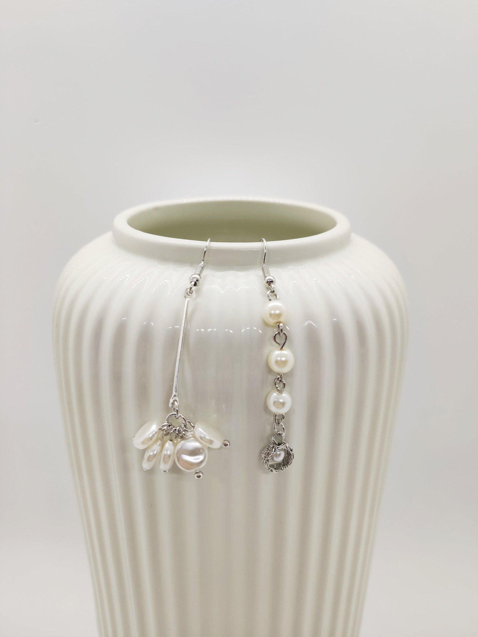 Boucles d'oreilles irregulières collier de perles - La Bouclette